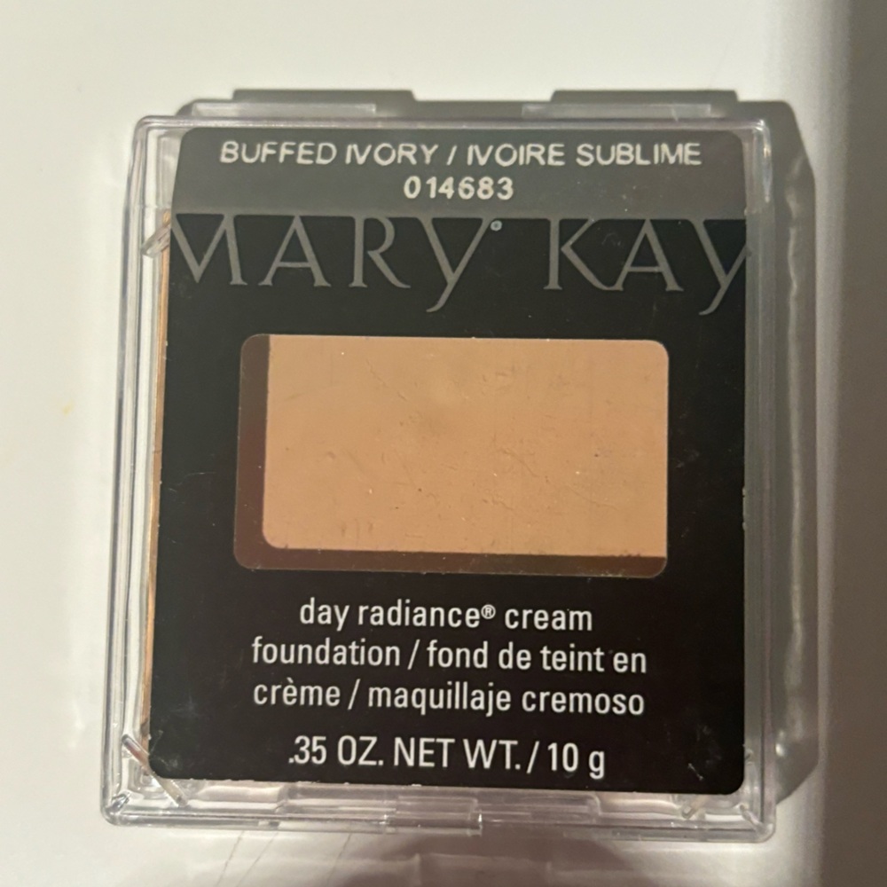 MARY KAY BUFFED IVORY DAY RADIANCE CREAM FOUNDATION
